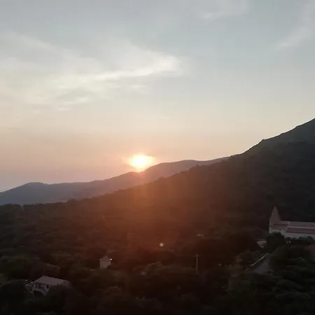 A Torra Lägenhet Ville-di-Paraso